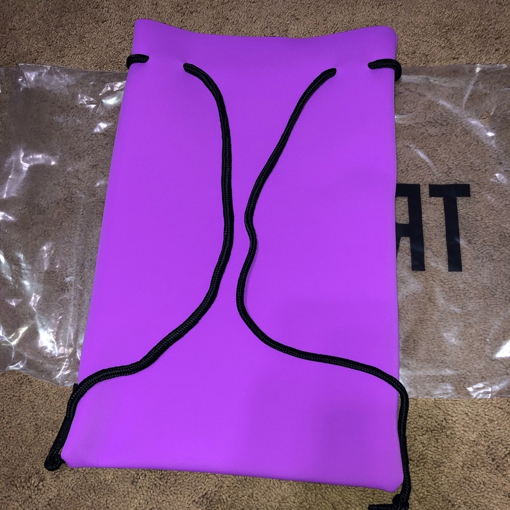 Triangl Drawstring Bag - Picture 2 of 5